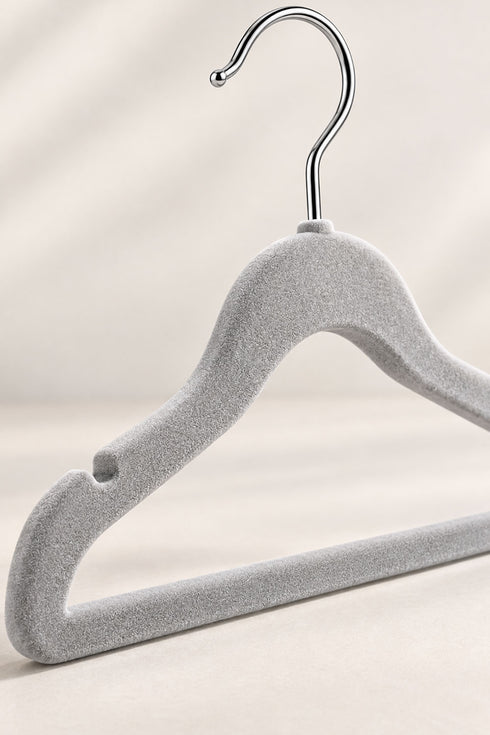 20 Pack Velvet Clothes Hangers with Non-Slip Bar and Shoulder Notches