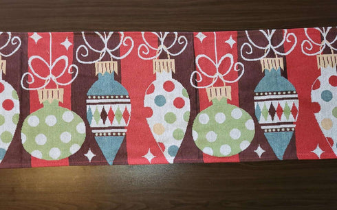 Christmas Table Runner Bottle